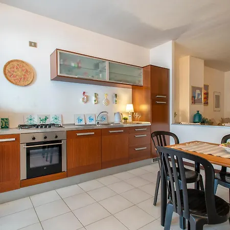 Sardinia Re - Francesca's Flat - Free Parking Alghero